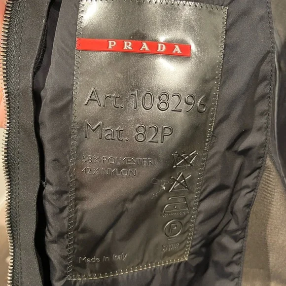 Waterproof jacket - Picture 3 of 5